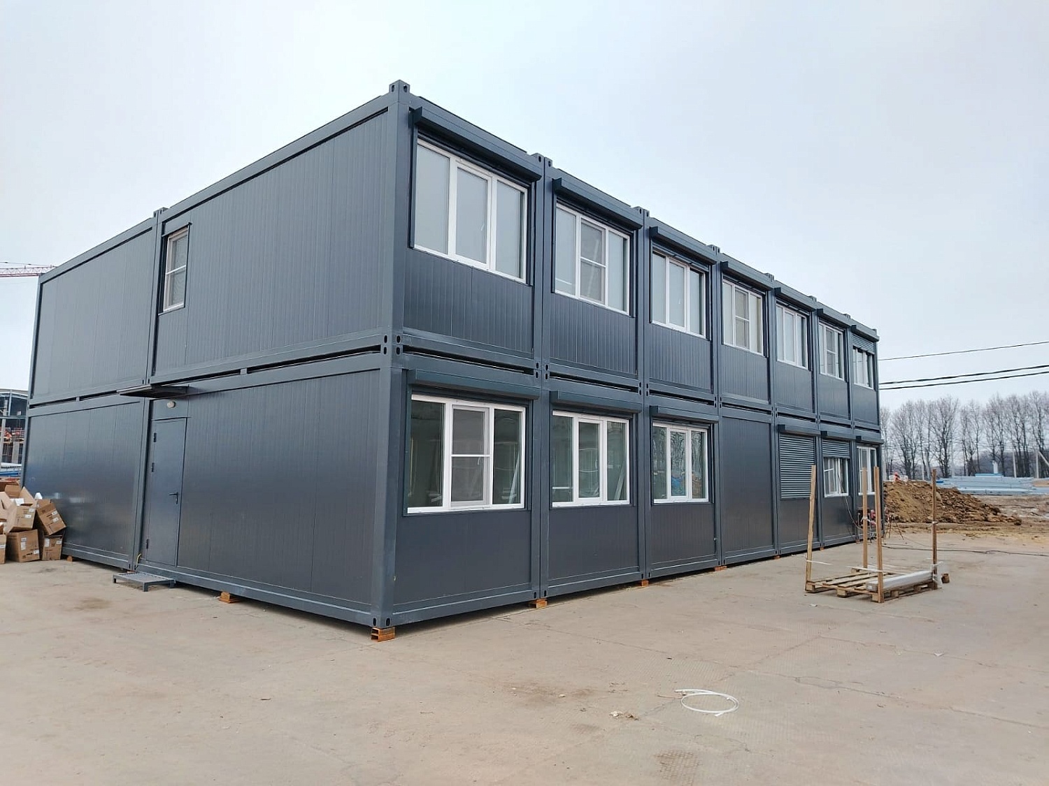 Комплекс из двух модульных офисов без общей кровли